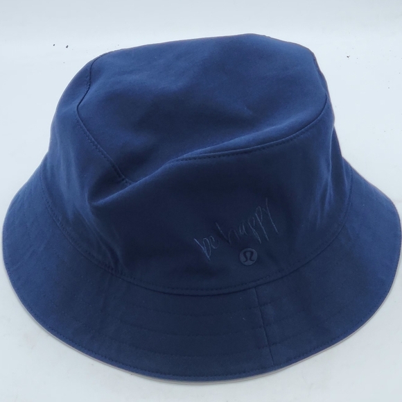 Lululemon Both Ways Reversible Bucket Hat Graphic In Black And True Navy S/M Lululemon Both Ways Reversible Bucket Hat Graphic In Black  main image 3